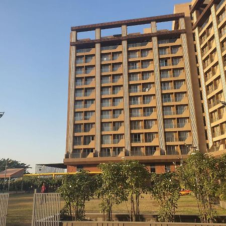 Weekend Address Managed By P.C Homes Surat Exterior photo
